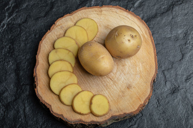 תפוחי אדמה ובטטה בתנור